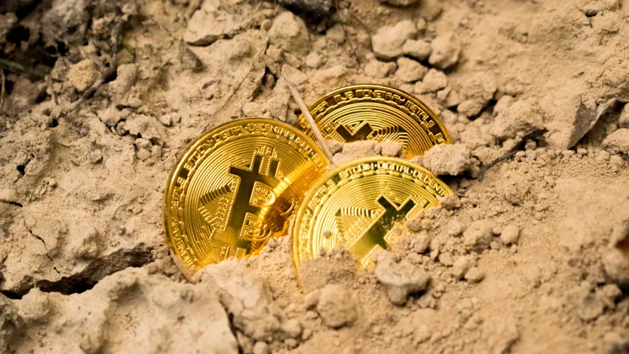 Экономист Дучинский: после решения Гонконга биткоин дорастет до $130 000